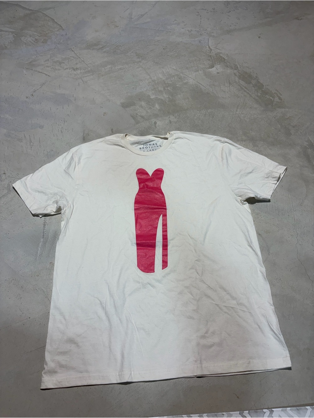 Jonas brothers red dress burnin’ up nick tee XL